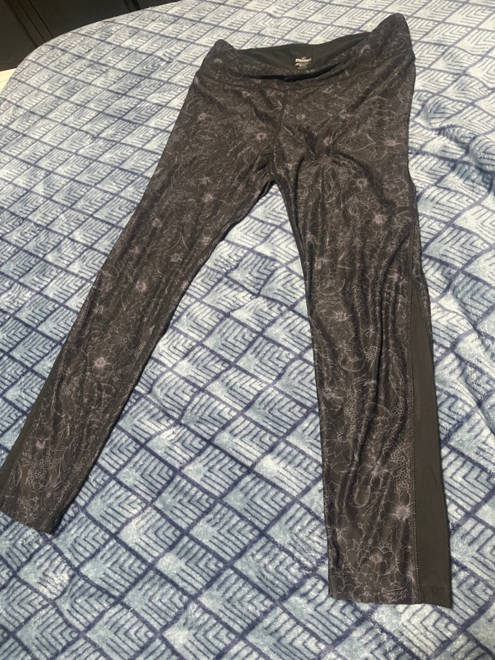Spalding Black and Purplish Gray floral print legging Logo Interior Tag
